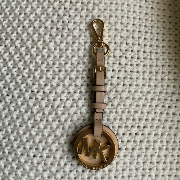 MICHAEL Michael Kors Key Fob Chain Bag Charm (Clip)‎ Medallion, Gold MK Logo - Picture 1 of 4